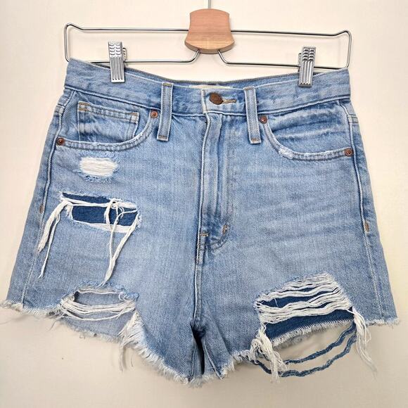 Madewell The Mom Jean Short Size 25 Light Wash Distressed Raw Hem High Rise - Picture 1 of 6